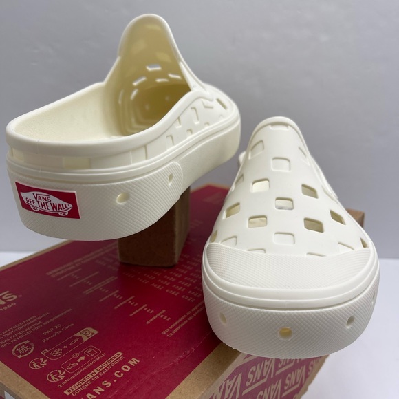 Vans Men’s Slip-On Mule Trk
Marshmallow
VN0005V8FS8 Cream Perforated Mules - Picture 11 of 16